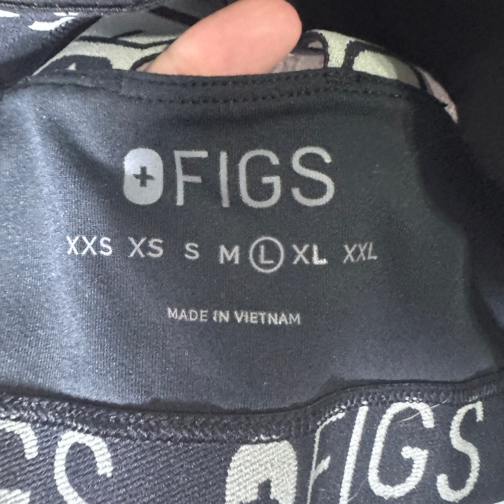 Figs Black Sports Bra - Picture 3 of 4
